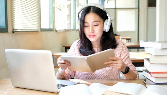 Listening IELTS