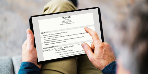 Membuat CV yang menarik untuk membedakan Anda dari pelamar lain